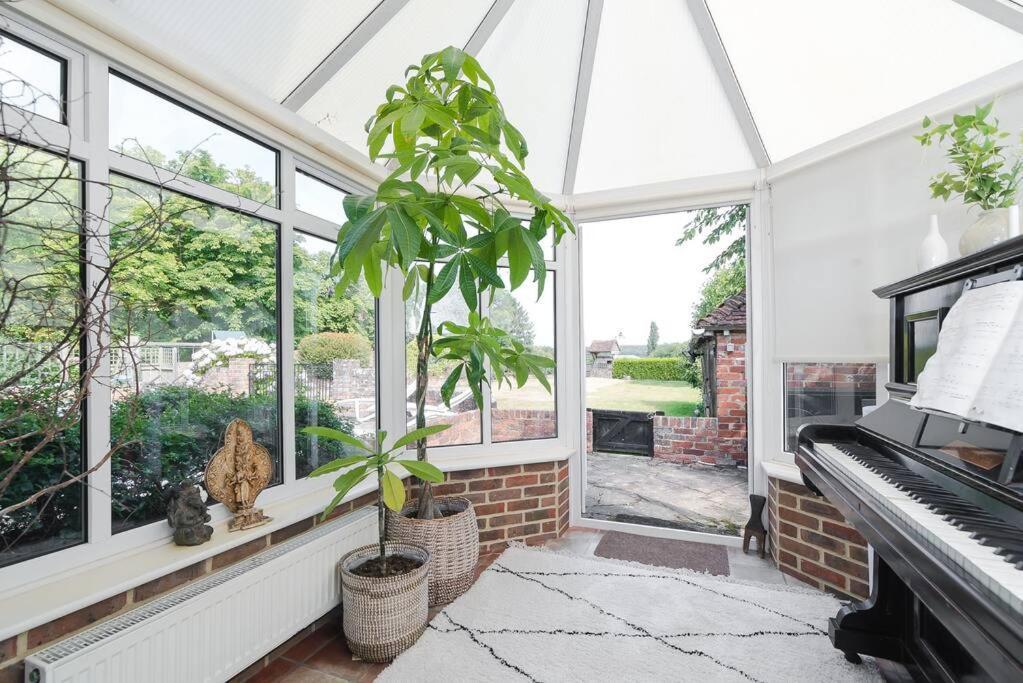 Adorable 2 Bedroom Guest House Hawkhurst Exterior photo
